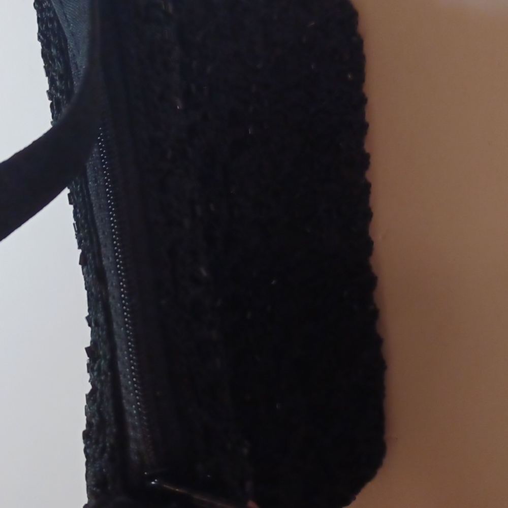 La Regale small black beaded bag with strap zip closure small pocket inside - Picture 7 of 7